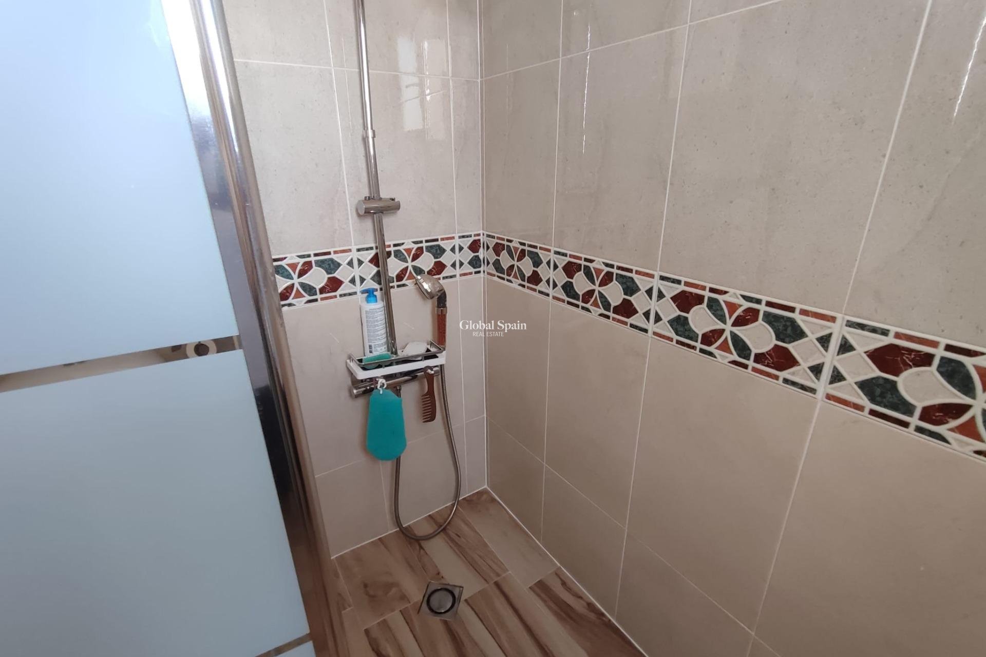 Wederverkoop - PENTHOUSE -
TORREVIEJA - Paseo maritimo