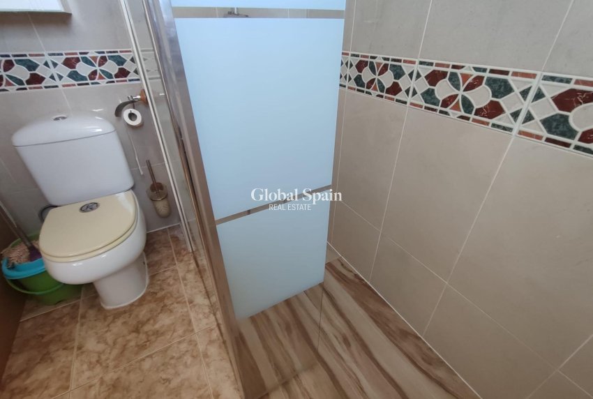 Wederverkoop - PENTHOUSE -
TORREVIEJA - Paseo maritimo