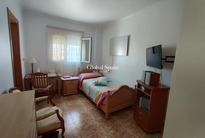 Wederverkoop - PENTHOUSE -
TORREVIEJA - Paseo maritimo