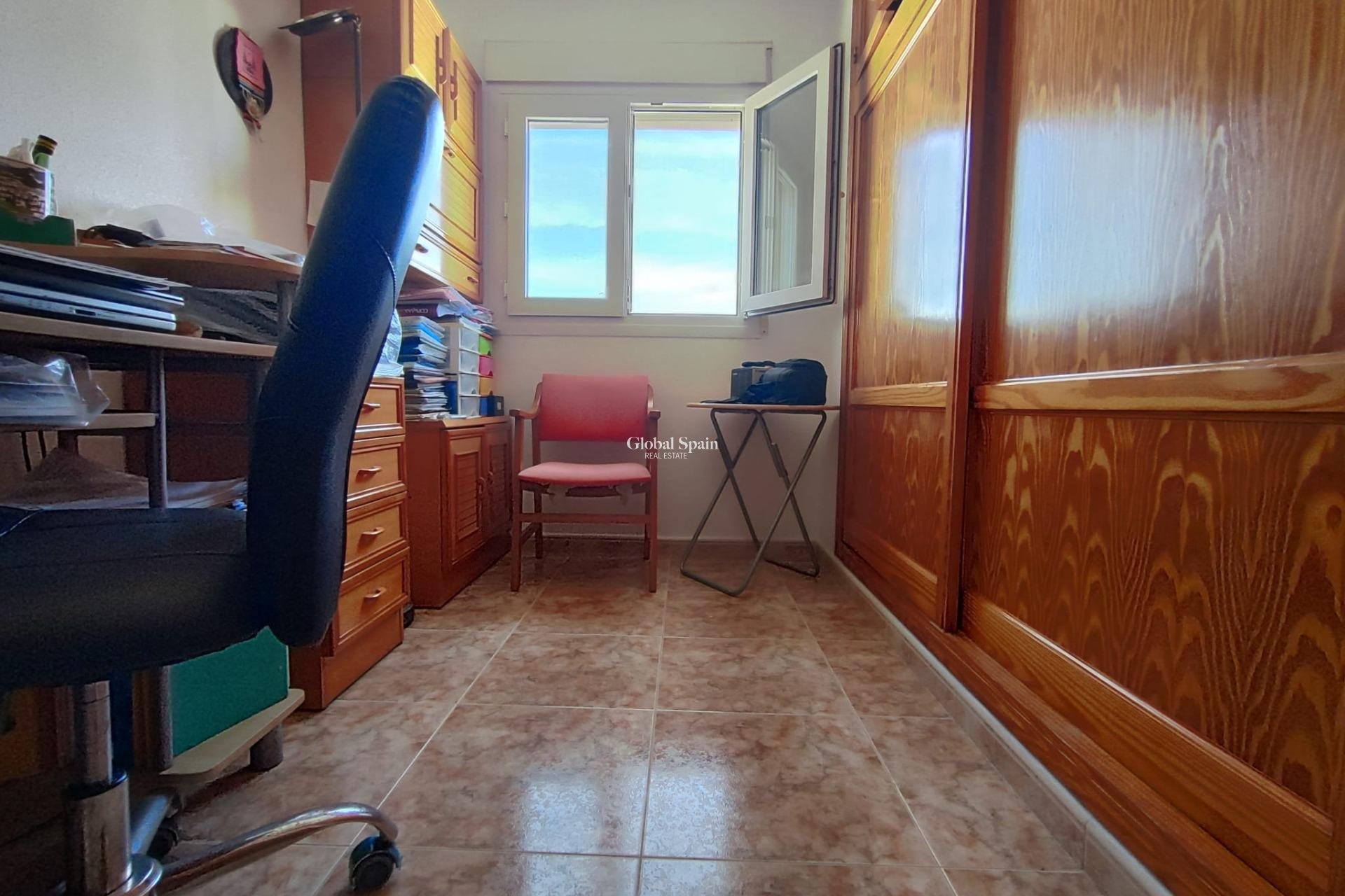 Wederverkoop - PENTHOUSE -
TORREVIEJA - Paseo maritimo