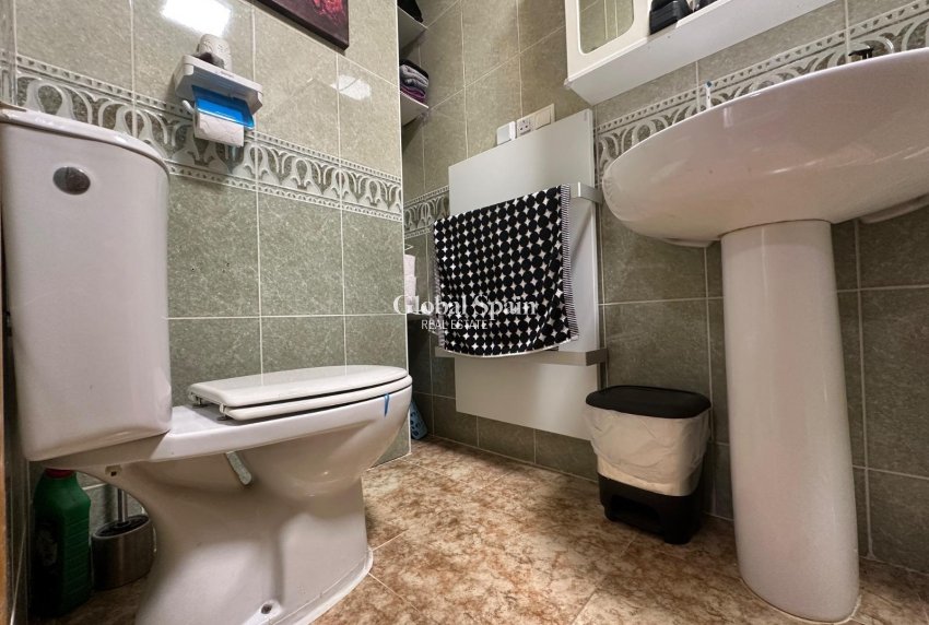 Wederverkoop - Penthouse -
TORREVIEJA - Playa de los Locos