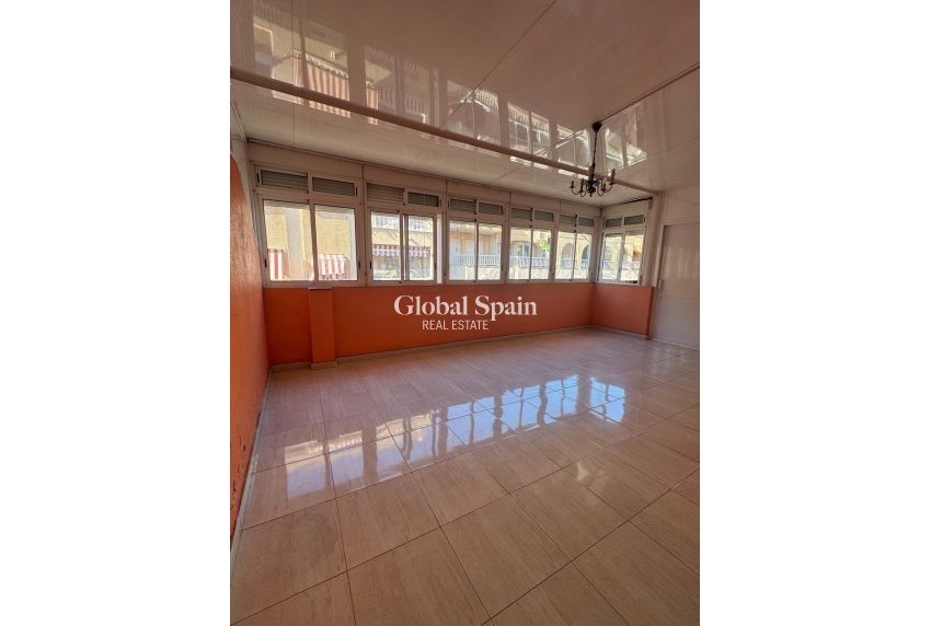 Wederverkoop - PENTHOUSE -
TORREVIEJA - Playa de los Locos