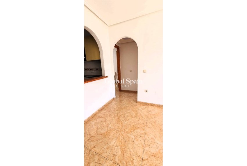 Wederverkoop - PENTHOUSE -
TORREVIEJA - Playa de los Locos