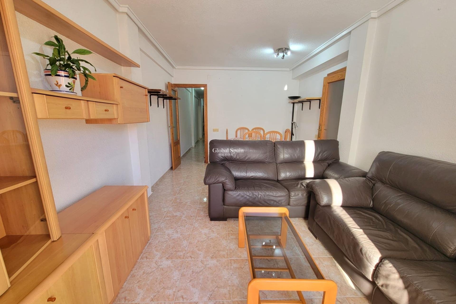 Wederverkoop - PENTHOUSE -
TORREVIEJA - Playa de los Locos