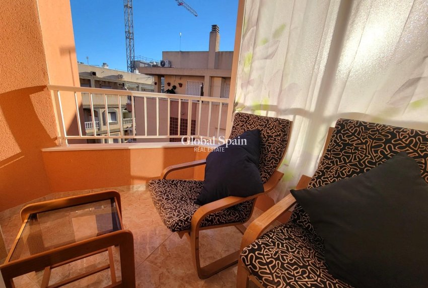 Wederverkoop - PENTHOUSE -
TORREVIEJA - Playa de los Locos