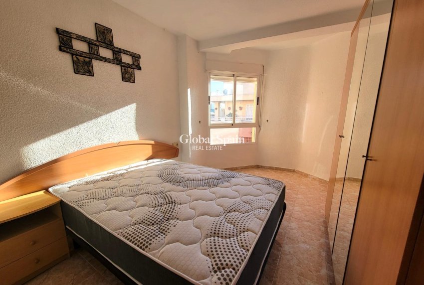 Wederverkoop - PENTHOUSE -
TORREVIEJA - Playa de los Locos