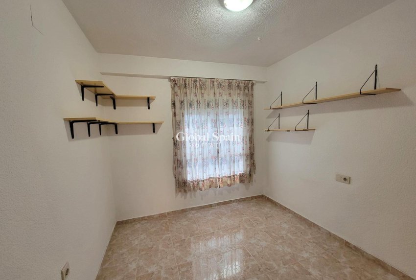 Wederverkoop - PENTHOUSE -
TORREVIEJA - Playa de los Locos