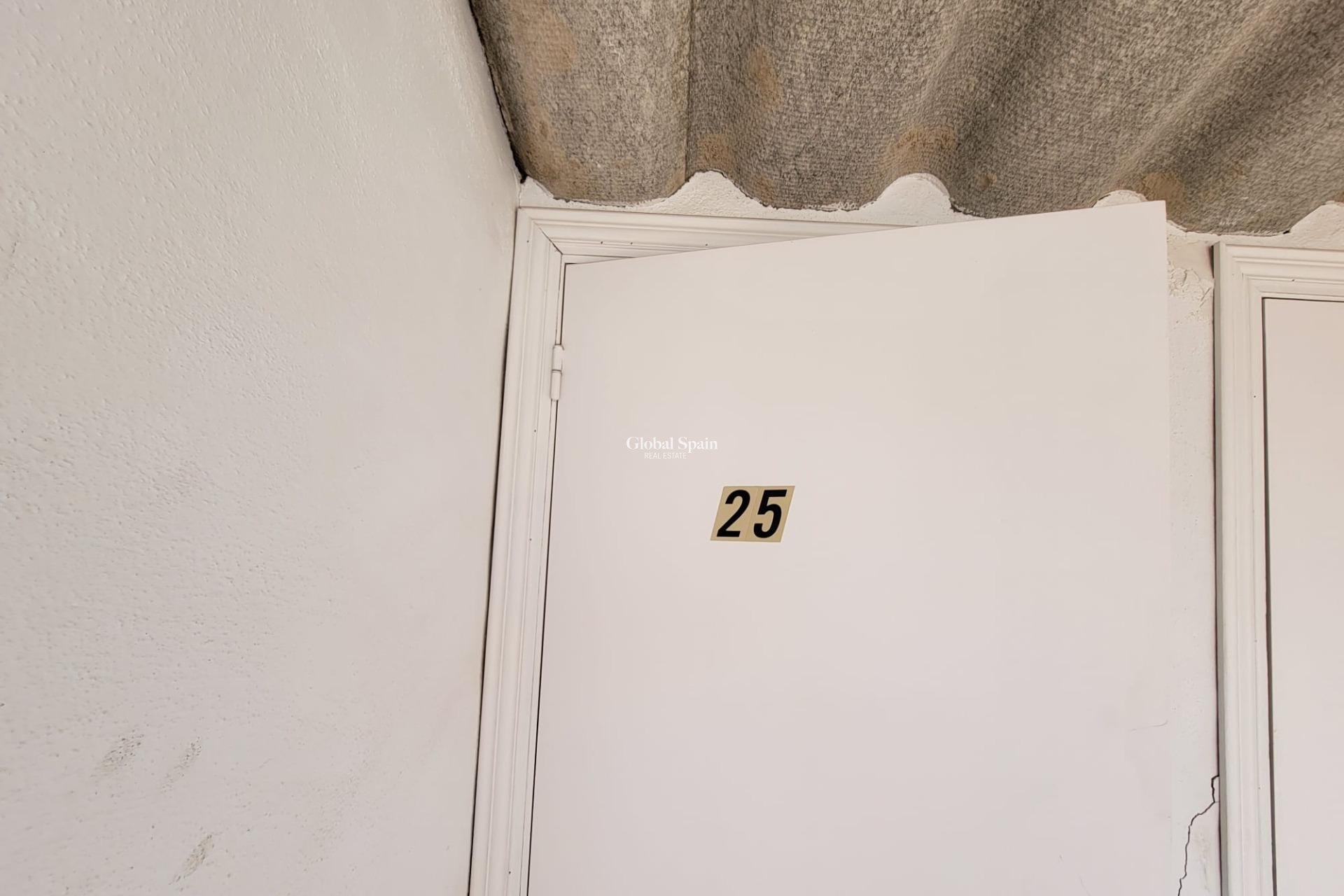 Wederverkoop - PENTHOUSE -
TORREVIEJA - Playa de los Locos