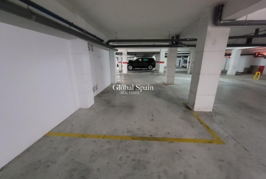 Wederverkoop - PENTHOUSE -
TORREVIEJA - Playa de los Locos