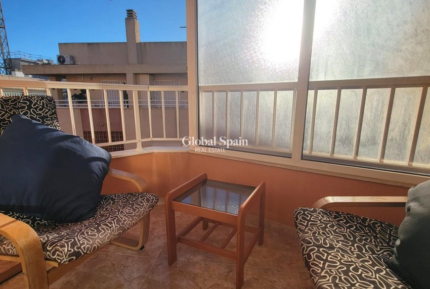 Wederverkoop - PENTHOUSE -
TORREVIEJA - Playa de los Locos