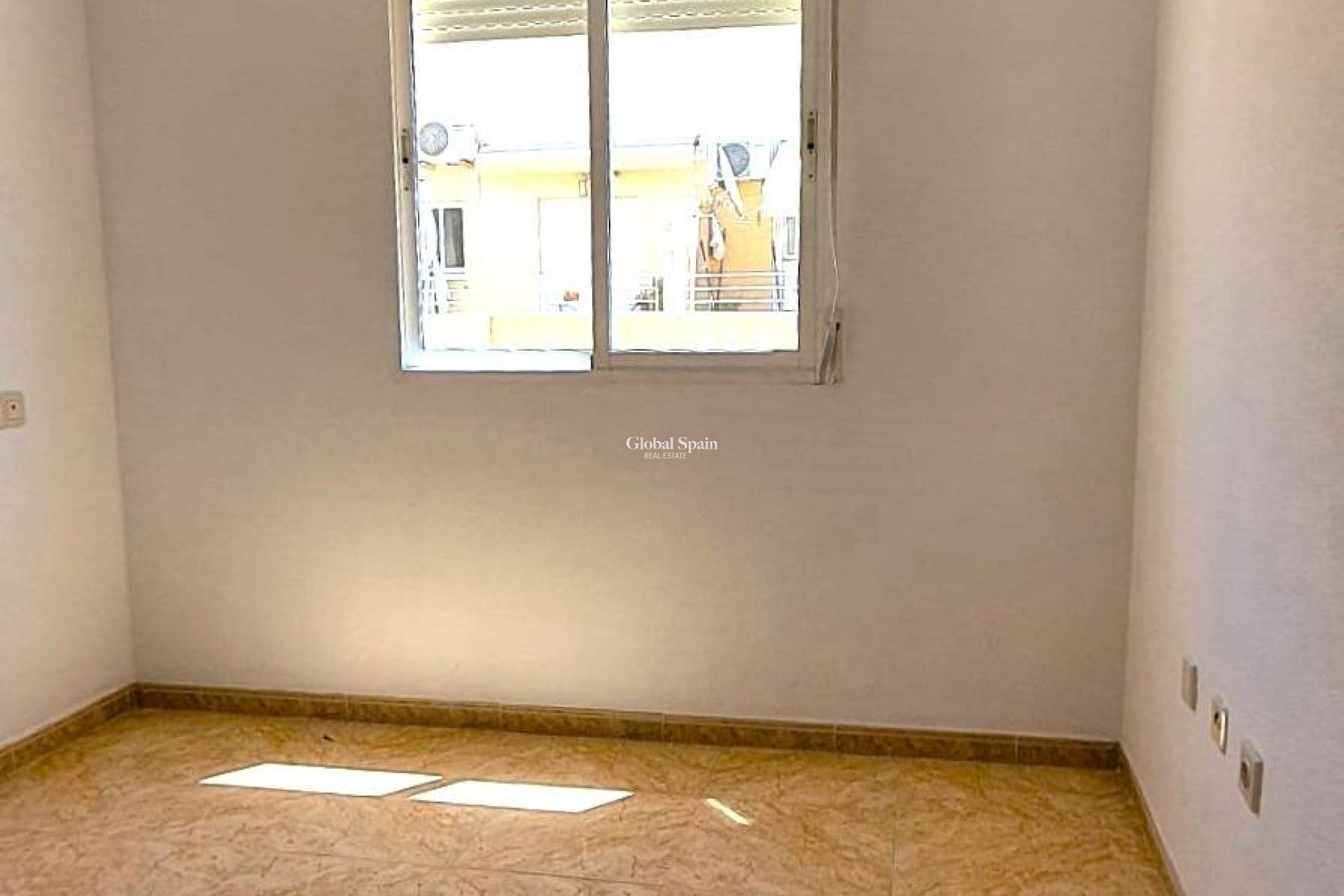 Wederverkoop - PENTHOUSE -
TORREVIEJA - Playa de los Locos