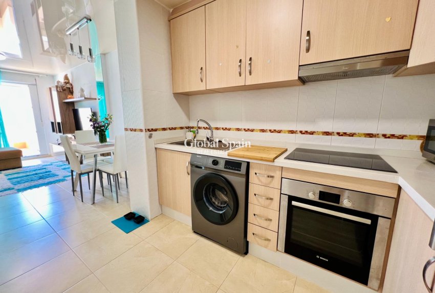 Wederverkoop - PENTHOUSE -
TORREVIEJA - Playa de los Locos