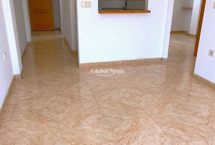 Wederverkoop - PENTHOUSE -
TORREVIEJA - Playa de los Locos