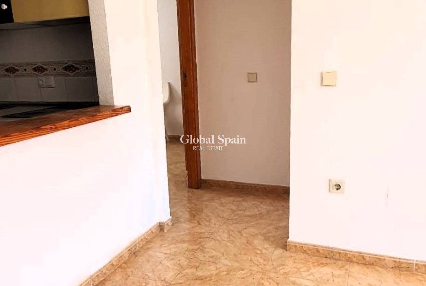 Wederverkoop - PENTHOUSE -
TORREVIEJA - Playa de los Locos