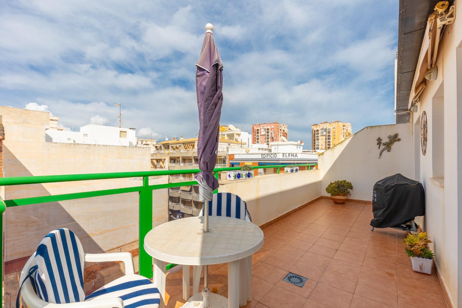 Wederverkoop - PENTHOUSE -
TORREVIEJA - Playa de los locos