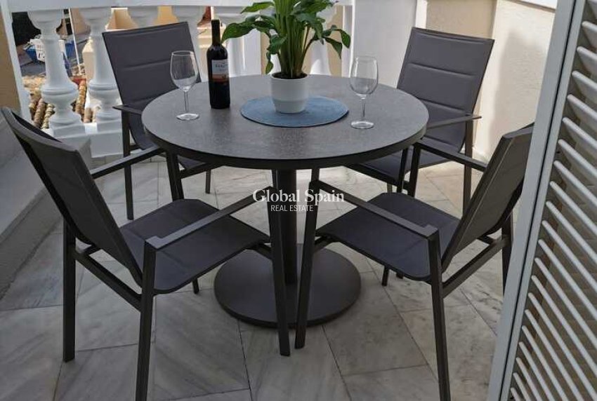 Wederverkoop - PENTHOUSE -
TORREVIEJA - Playa de los Locos