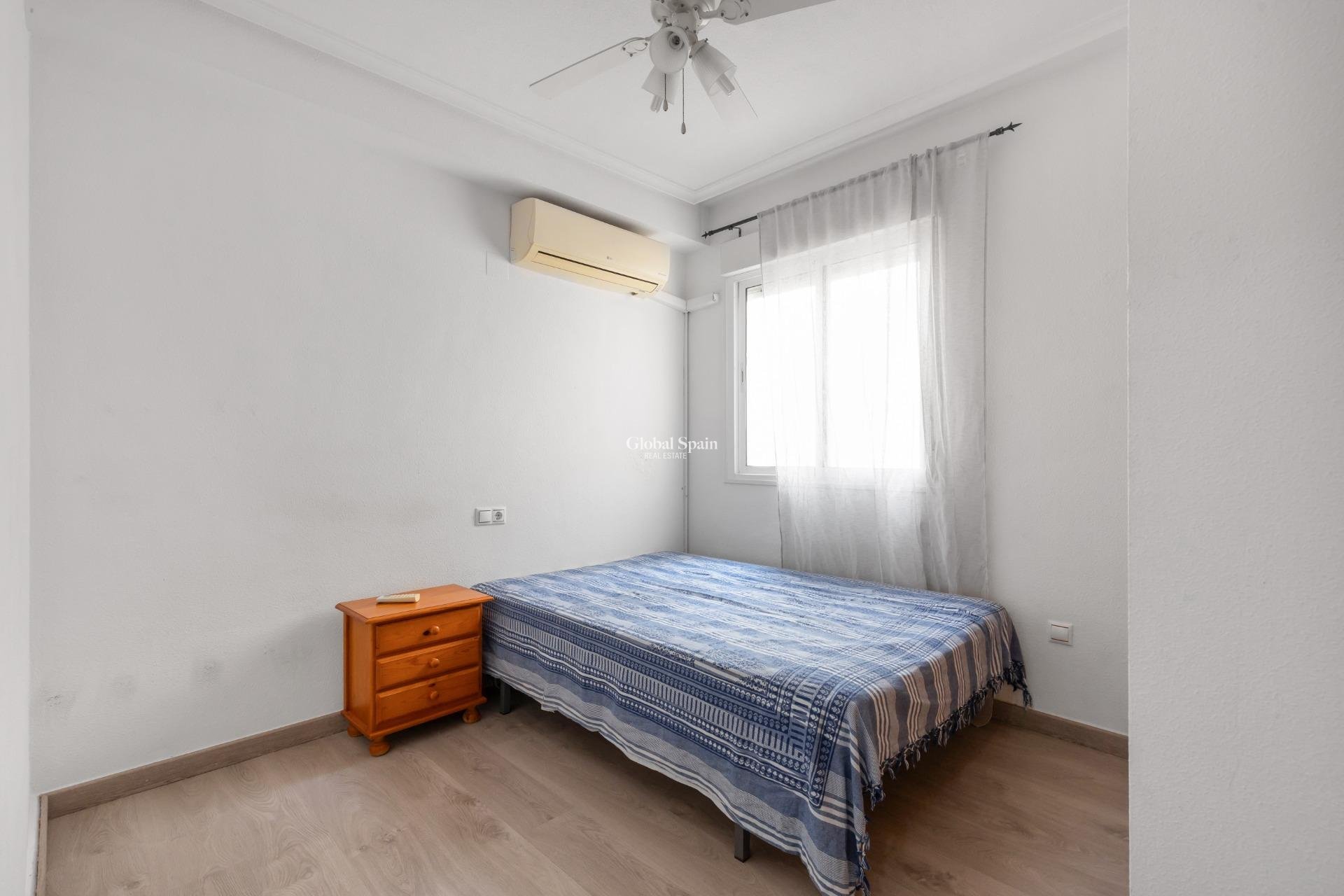 Wederverkoop - PENTHOUSE -
TORREVIEJA - Playa de los locos