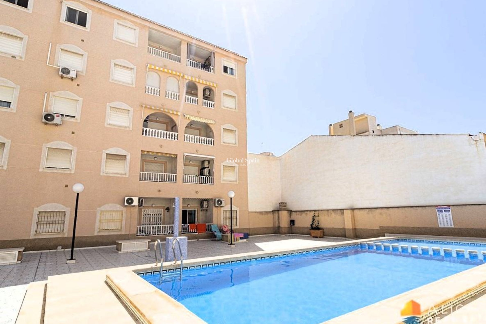 Wederverkoop - PENTHOUSE -
TORREVIEJA - Playa de los Locos