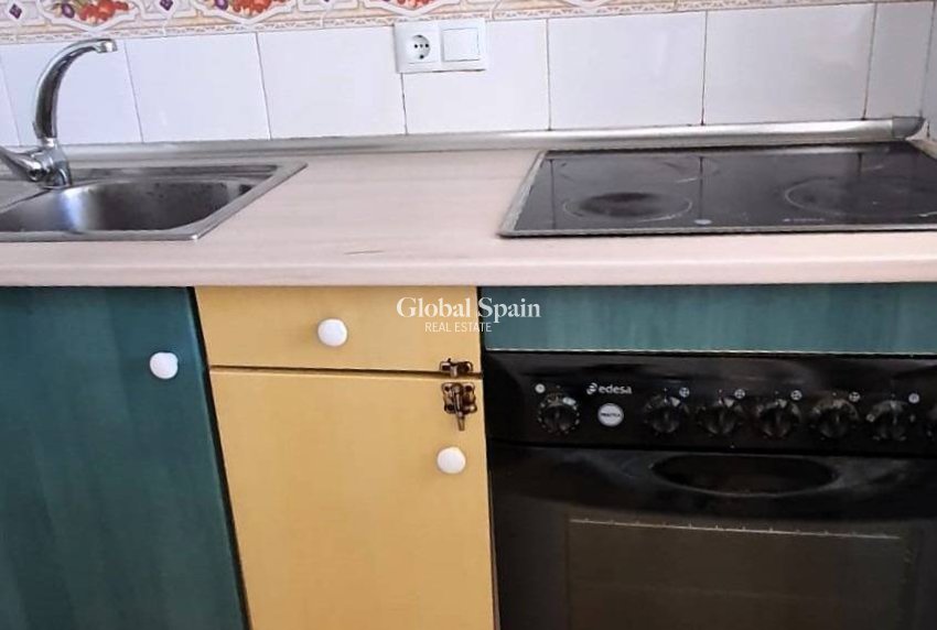 Wederverkoop - PENTHOUSE -
TORREVIEJA - Playa de los Locos
