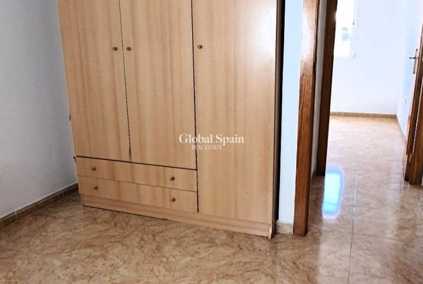 Wederverkoop - PENTHOUSE -
TORREVIEJA - Playa de los Locos