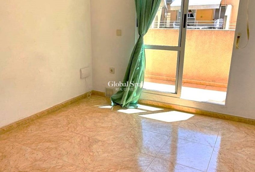 Wederverkoop - PENTHOUSE -
TORREVIEJA - Playa de los Locos