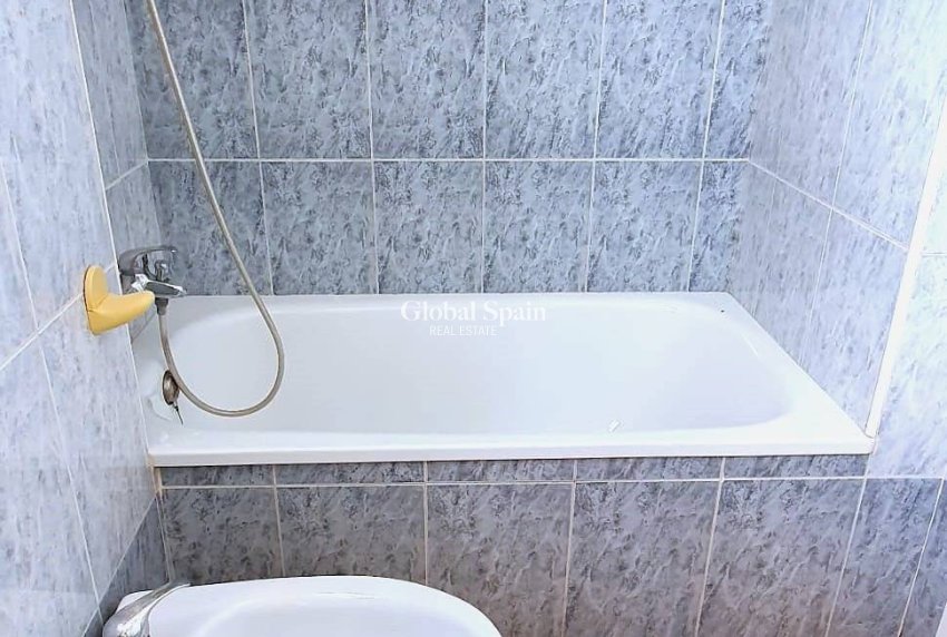 Wederverkoop - PENTHOUSE -
TORREVIEJA - Playa de los Locos