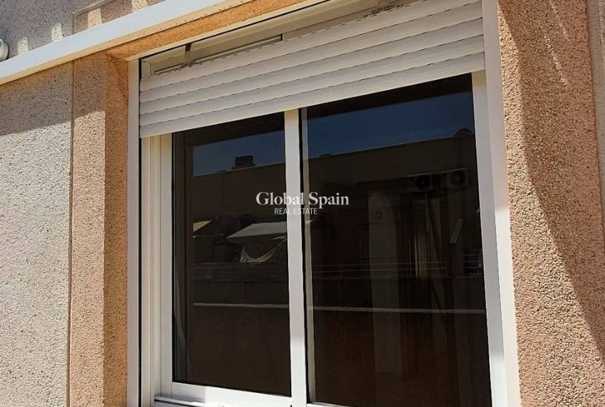 Wederverkoop - PENTHOUSE -
TORREVIEJA - Playa de los Locos