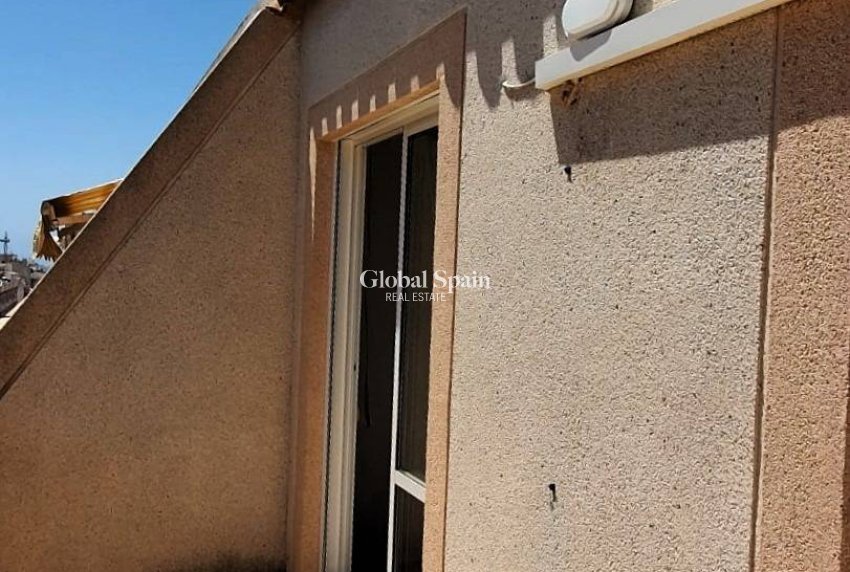 Wederverkoop - PENTHOUSE -
TORREVIEJA - Playa de los Locos