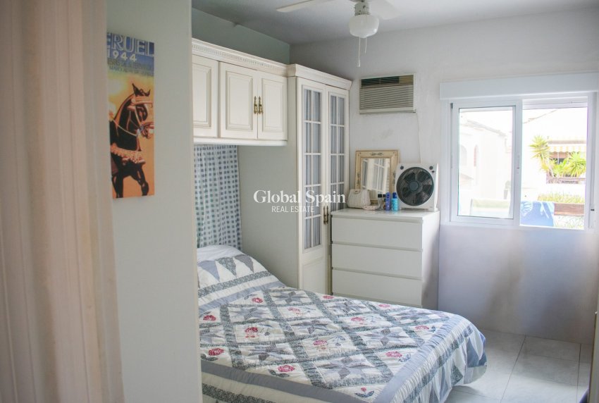 Wederverkoop - Penthouse -
TORREVIEJA - Playa De Los Náufragos