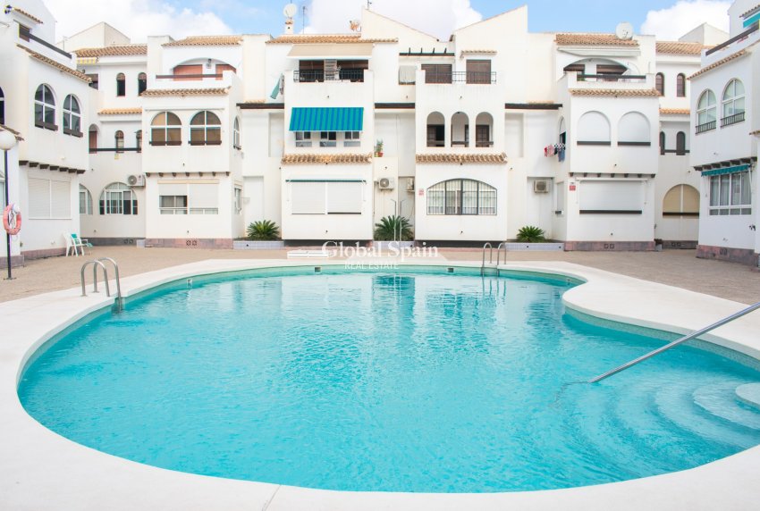 Wederverkoop - Penthouse -
TORREVIEJA - Playa De Los Náufragos