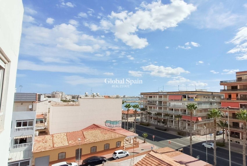 Wederverkoop - PENTHOUSE -
TORREVIEJA - Playa De Los Náufragos