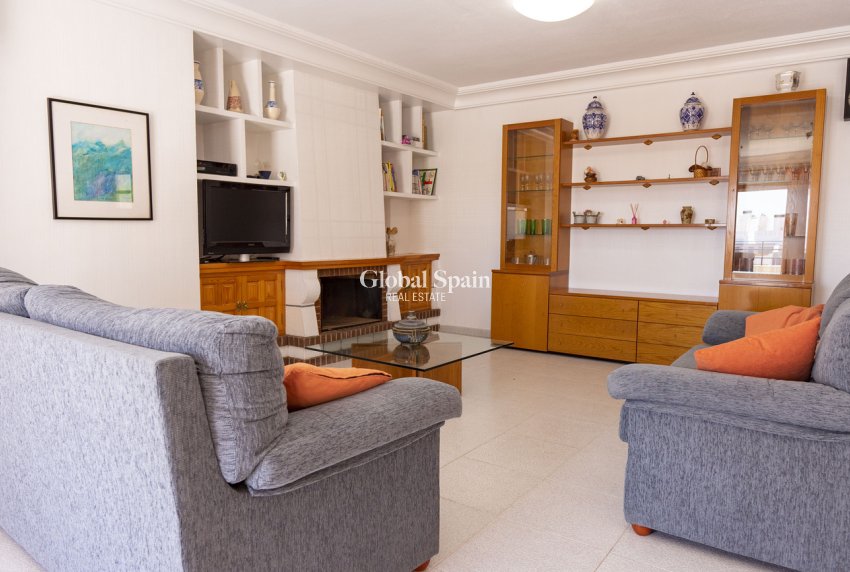 Wederverkoop - PENTHOUSE -
TORREVIEJA - Playa del Cura