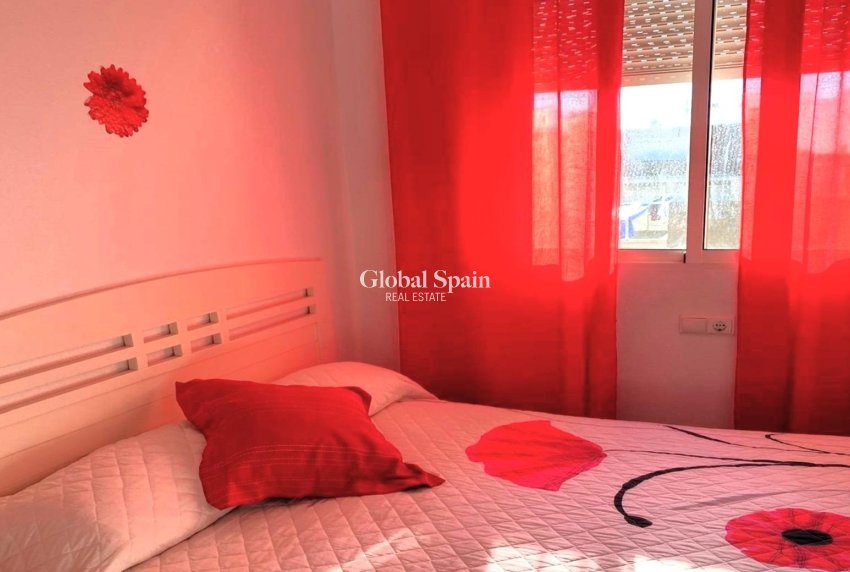 Wederverkoop - PENTHOUSE -
TORREVIEJA - Playa del Cura