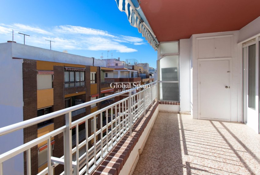 Wederverkoop - PENTHOUSE -
TORREVIEJA - Playa del Cura