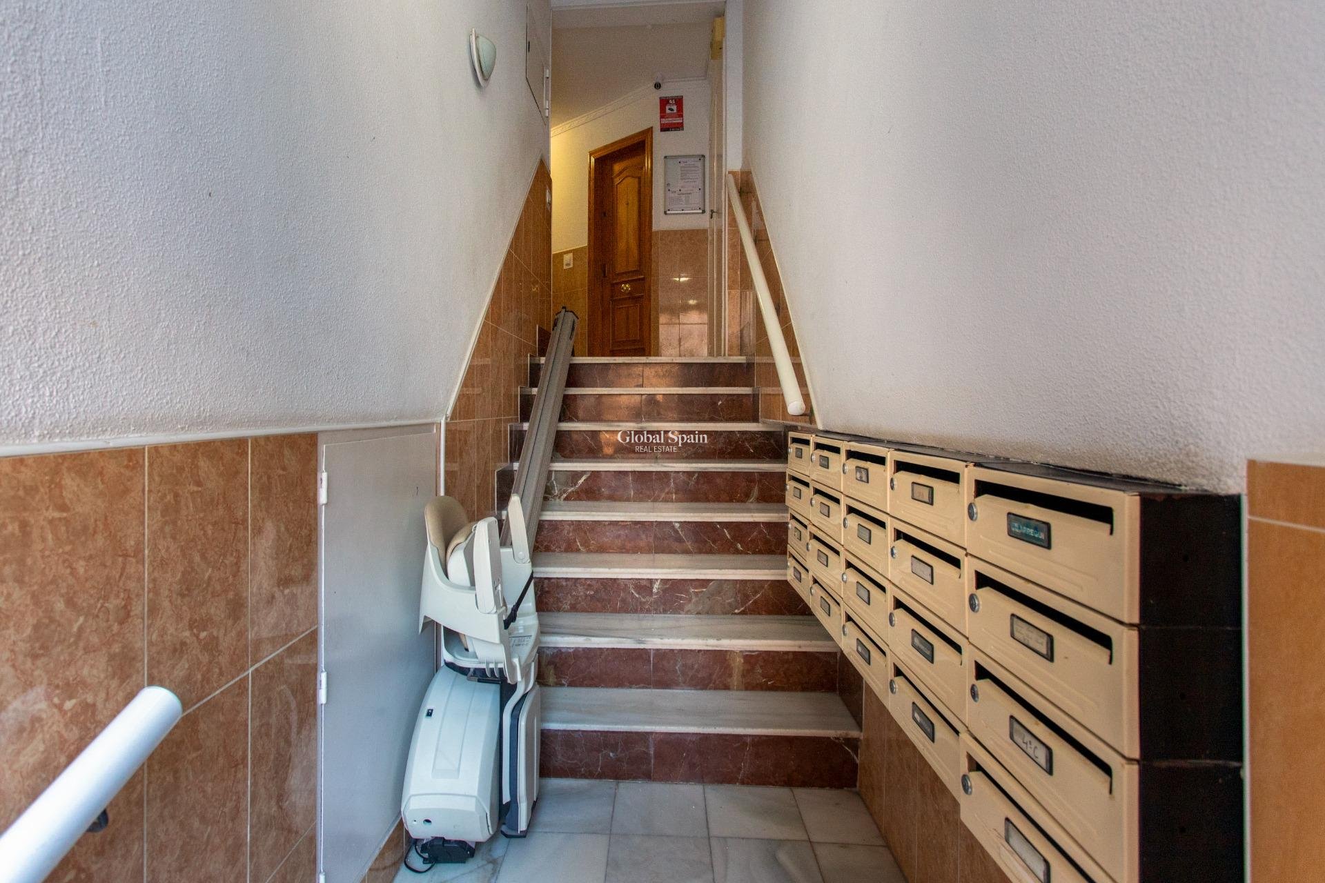 Wederverkoop - PENTHOUSE -
TORREVIEJA - Playa del Cura