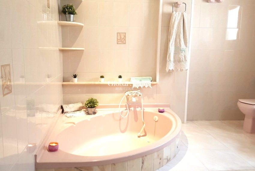 Wederverkoop - PENTHOUSE -
TORREVIEJA - Playa del Cura