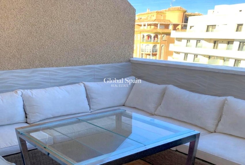 Wederverkoop - PENTHOUSE -
TORREVIEJA - Playa del Cura