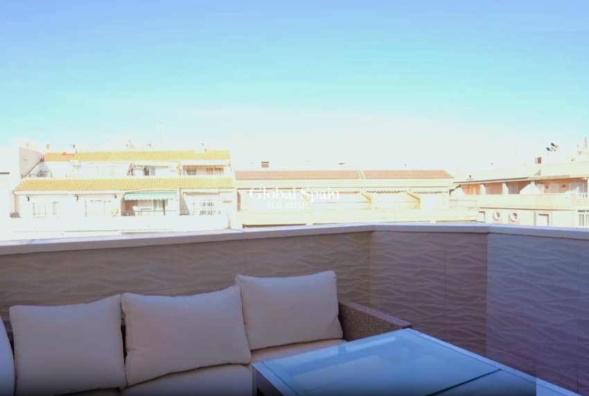 Wederverkoop - PENTHOUSE -
TORREVIEJA - Playa del Cura