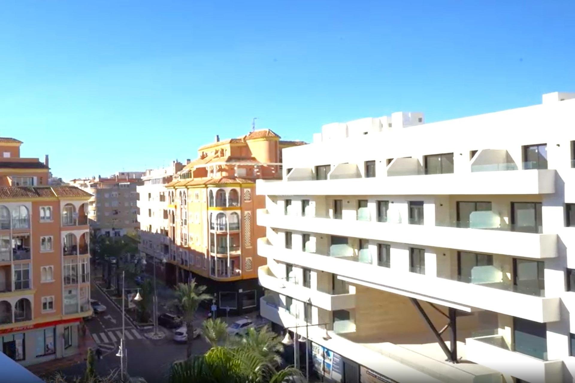Wederverkoop - PENTHOUSE -
TORREVIEJA - Playa del Cura