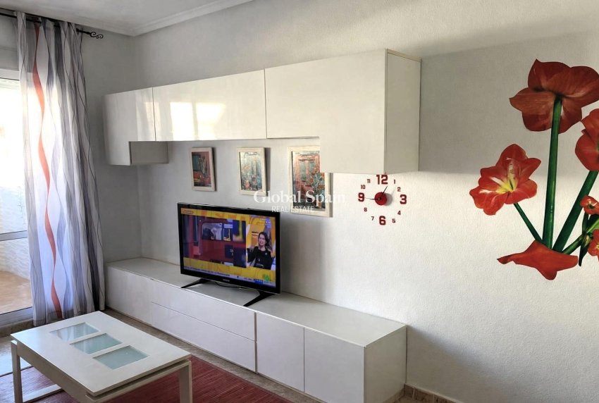 Wederverkoop - PENTHOUSE -
TORREVIEJA - Playa del Cura