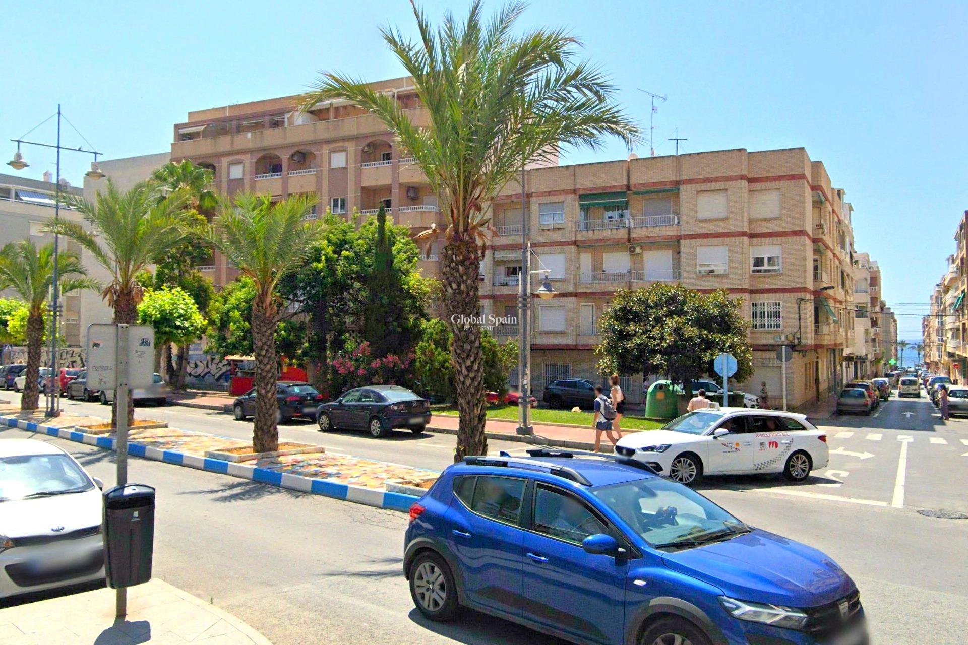 Wederverkoop - PENTHOUSE -
TORREVIEJA - Playa del Cura