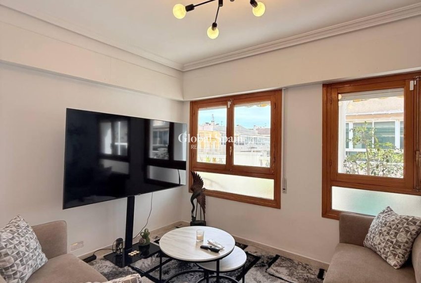 Wederverkoop - PENTHOUSE -
TORREVIEJA - Playa del Cura