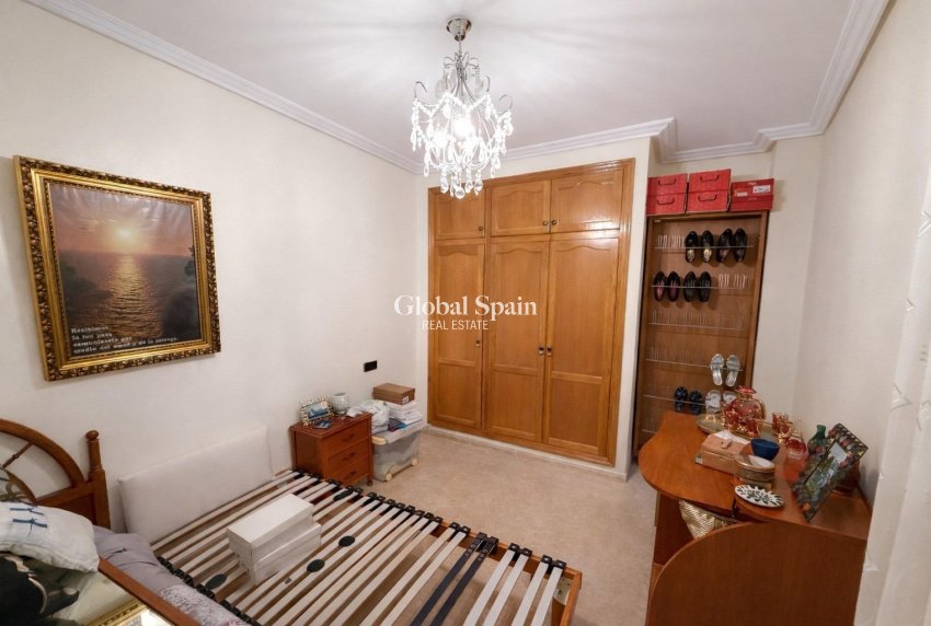 Wederverkoop - PENTHOUSE -
TORREVIEJA - Playa del cura