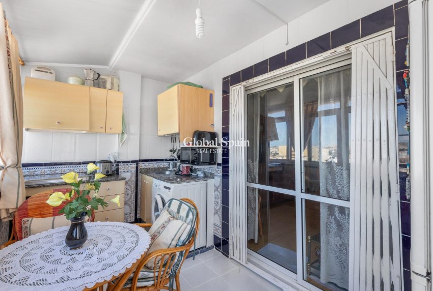 Wederverkoop - PENTHOUSE -
TORREVIEJA - Playa del cura