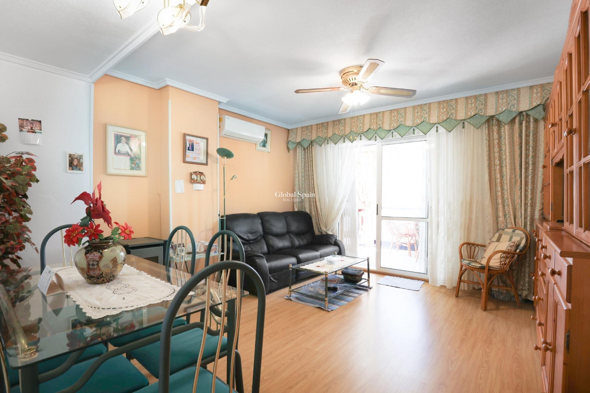 Wederverkoop - PENTHOUSE -
TORREVIEJA - Playa del cura