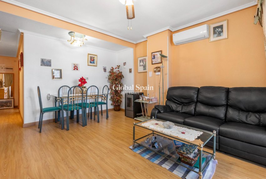 Wederverkoop - PENTHOUSE -
TORREVIEJA - Playa del cura