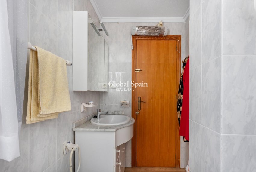 Wederverkoop - PENTHOUSE -
TORREVIEJA - Playa del cura