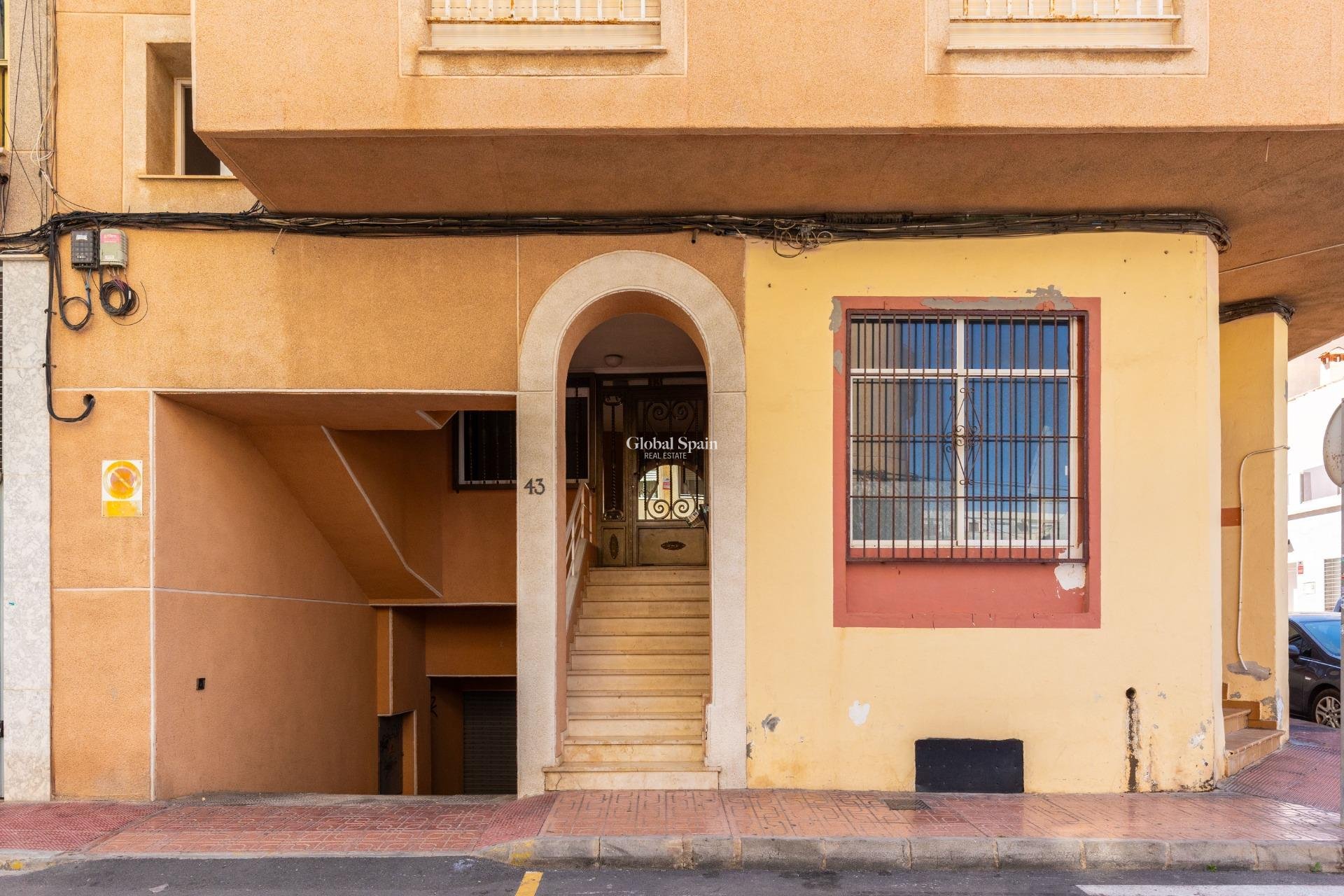 Wederverkoop - PENTHOUSE -
TORREVIEJA - Playa del cura