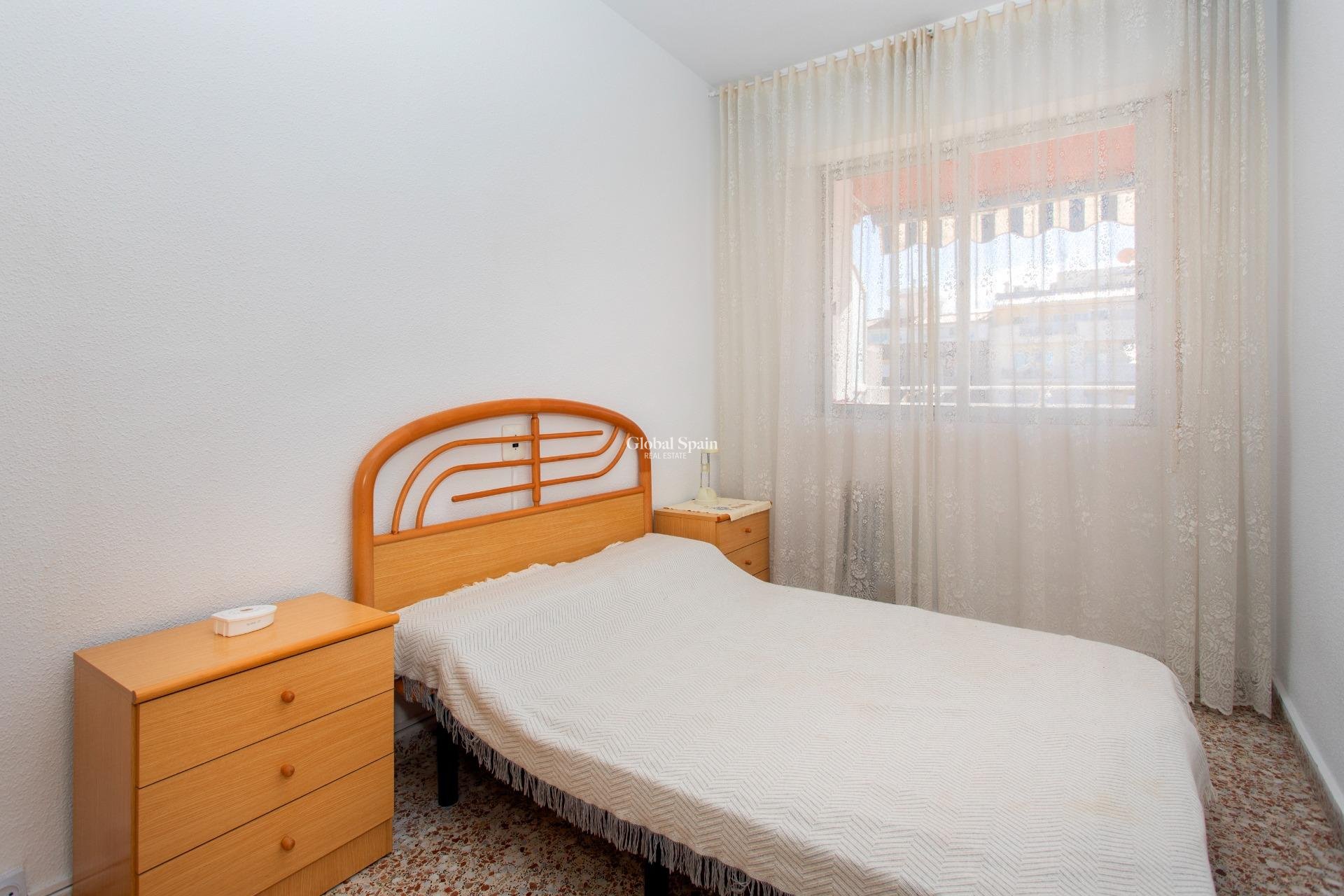 Wederverkoop - PENTHOUSE -
TORREVIEJA - Playa del Cura