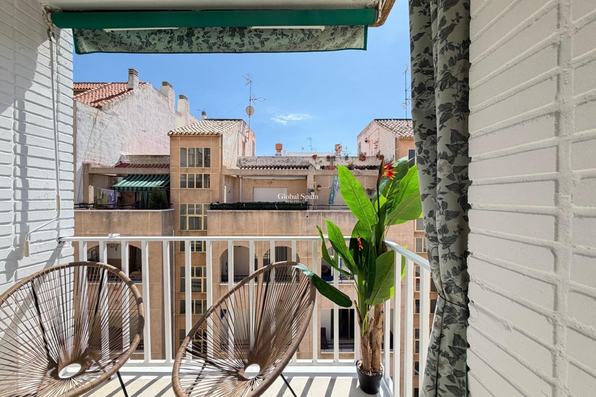 Wederverkoop - PENTHOUSE -
TORREVIEJA - Playa del Cura